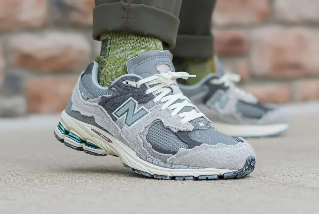 New Balance 2002R
