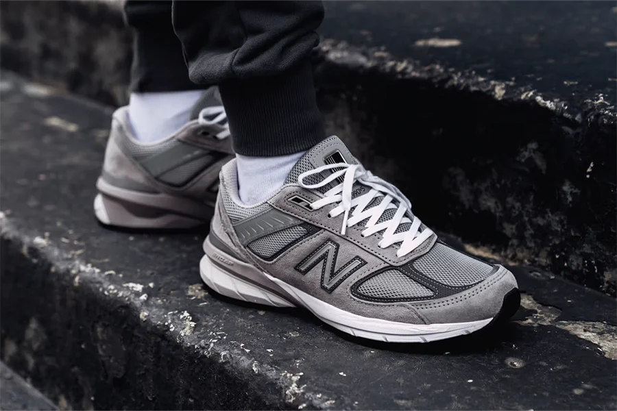 New Balance 990