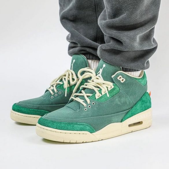 Nina Channel 3 on foot