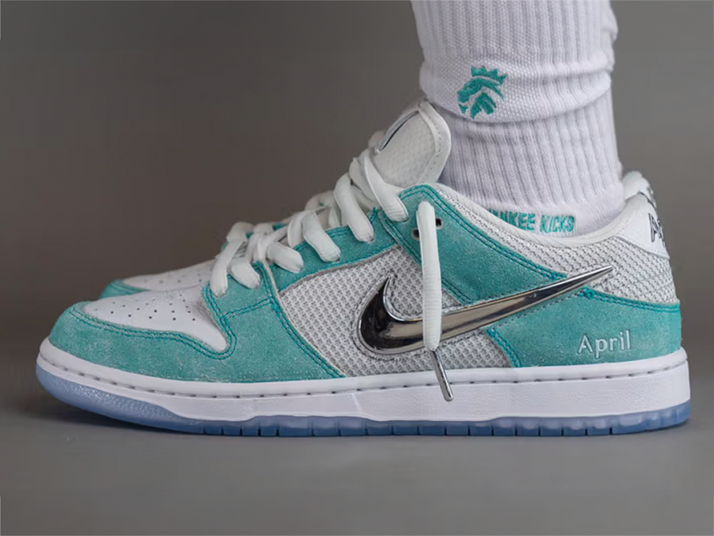 Nike SB Dunk April