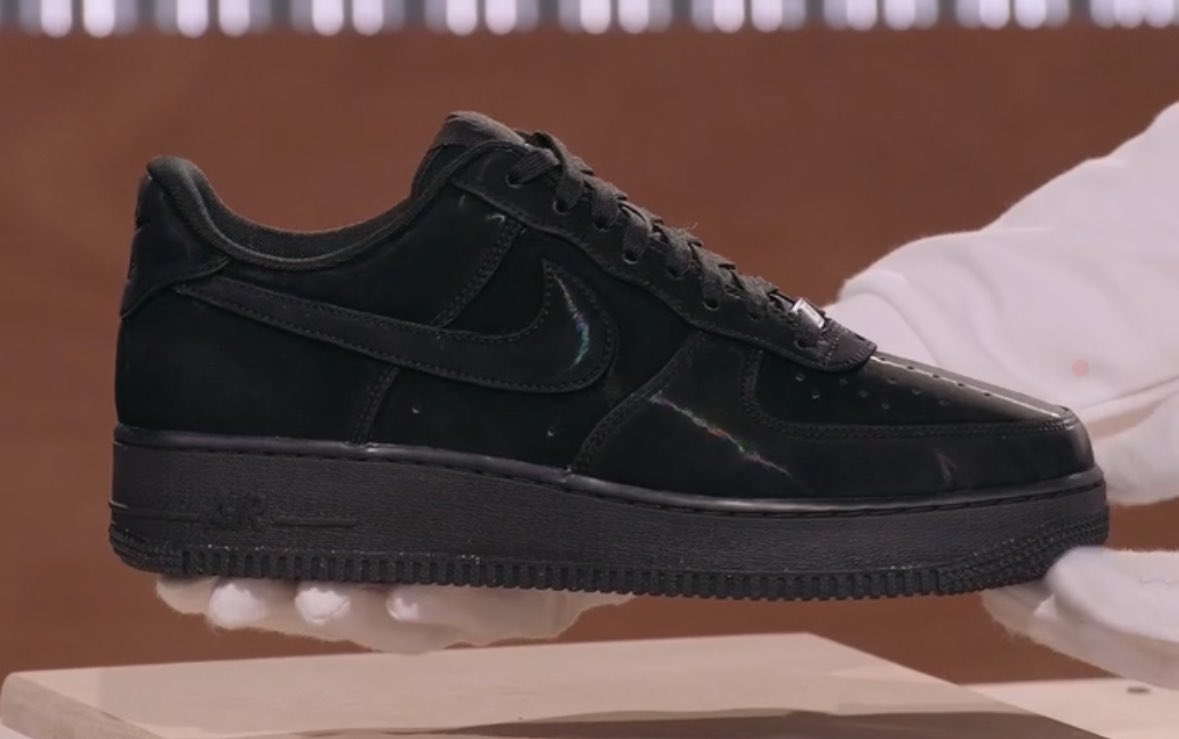 Vanta Black Air Force 1