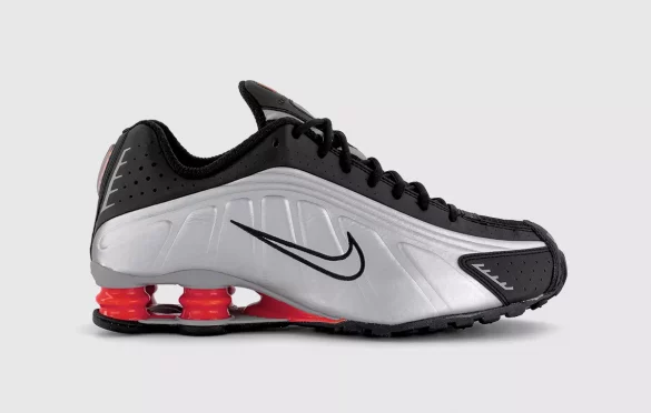 NIKE SHOX R4 ‘Metallic Silver Max Orange’